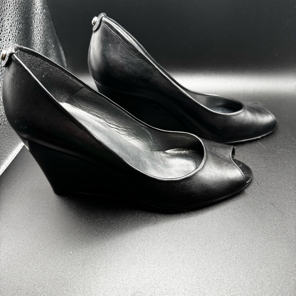 STUART WEITZMAN Black Leather Peep Toe Wedge Heels Size 9.5 M JW26244 - Picture 1 of 7